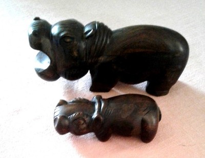 Nilpferde (Hippons) aus Ebenholz, 2 Stück verschiedene Größen