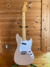 Corpo in marmo per chitarra Fender Squier Mustang Sonic rosso collo in acero mezzo lucido