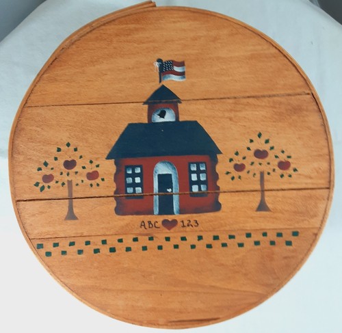 Vintage große handbemalte Holz Käsekiste signiert rustikal Cottagecore Schule Herzen
