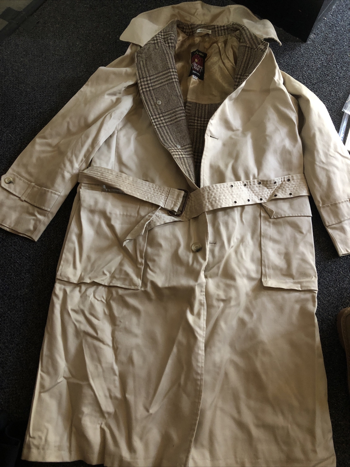 Picture 1 of 4