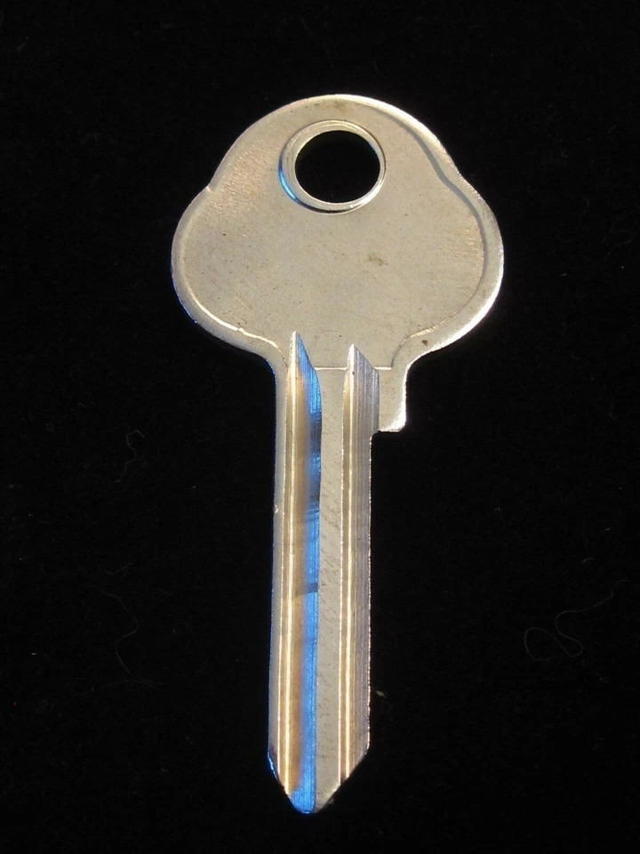 ПУСТОЙ КЛЮЧ ЗАЖИГАНИЯ SR61W SAAB 1963-1967: 95, 96, 99, Shrike, Monte Carlo SB11 - Изображение 2 из 4