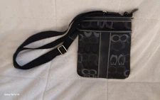 CUTE BLACK PURSE NEW WITHOUT TAGS