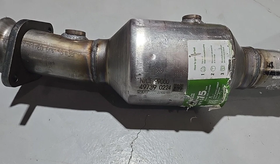 MagnaFlow Catalytic Converter 49739 11-19 Grand Cherokee 11-14 Durango OEM Repl Foto 2 de 4