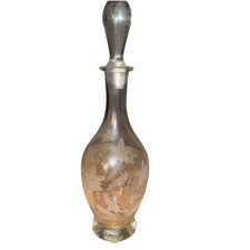Hand Blown 13  Floral Etched 30 oz Capacity Decanter w Stopper Romania