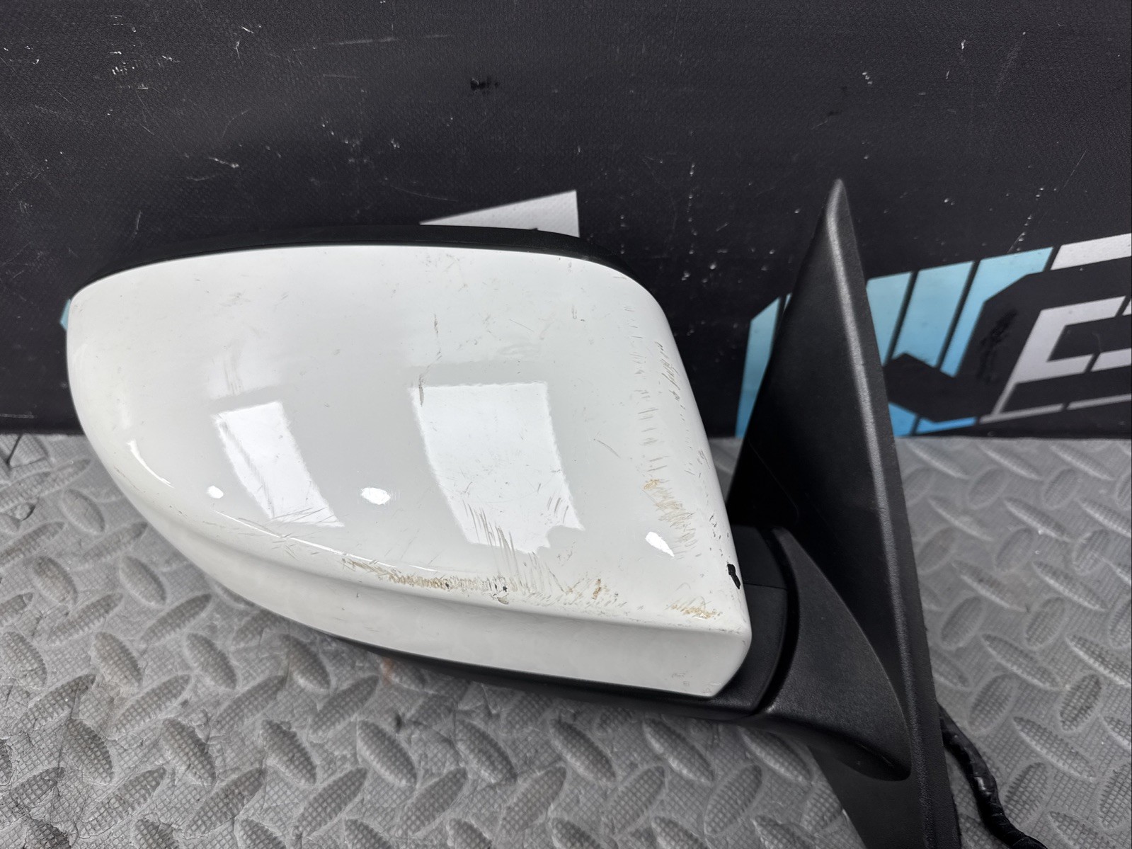 OEM 2017-20 MASERATI GHIBLI DOOR MIRROR RIGHT SIDE W/ CAMERA & BLIND SPOT WHITE