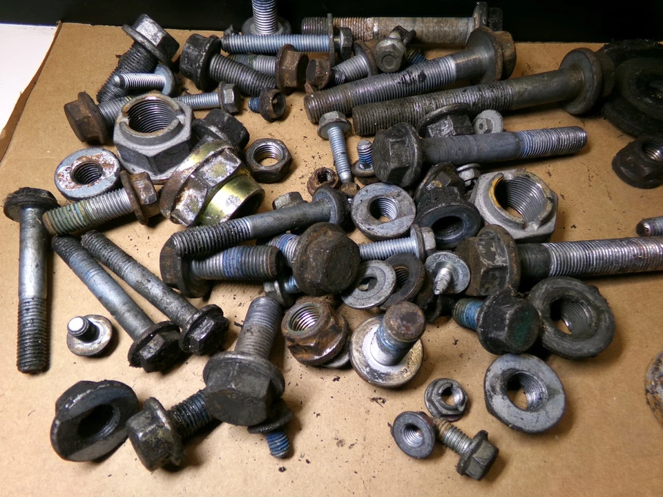 Tornillos de herrajes de suspensión delantera trasera 06-11 Mercedes Benz W164 ML350 ML500 Foto 4 de 4