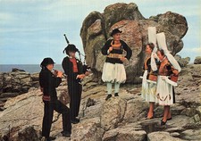 29 BRIDGE L ABBE CELTIC CIRCLE OF BOMB AND BELL RINGERS