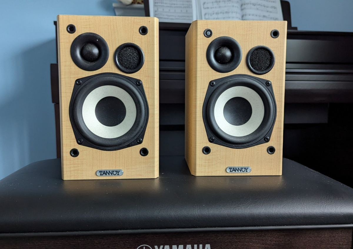 2 Tannoy Mercury MxR Light Maple Vintage Bookshelf Speakers Front