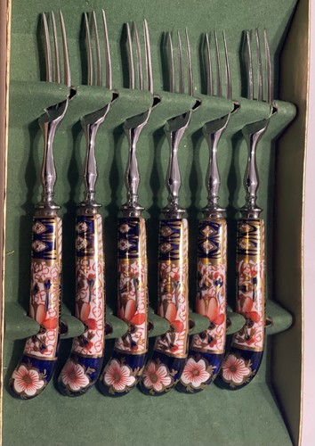 Set of 6 Royal Crown Derby Old Imari Fruit Forks w/Porcelain Handles - Picture 3 of 12