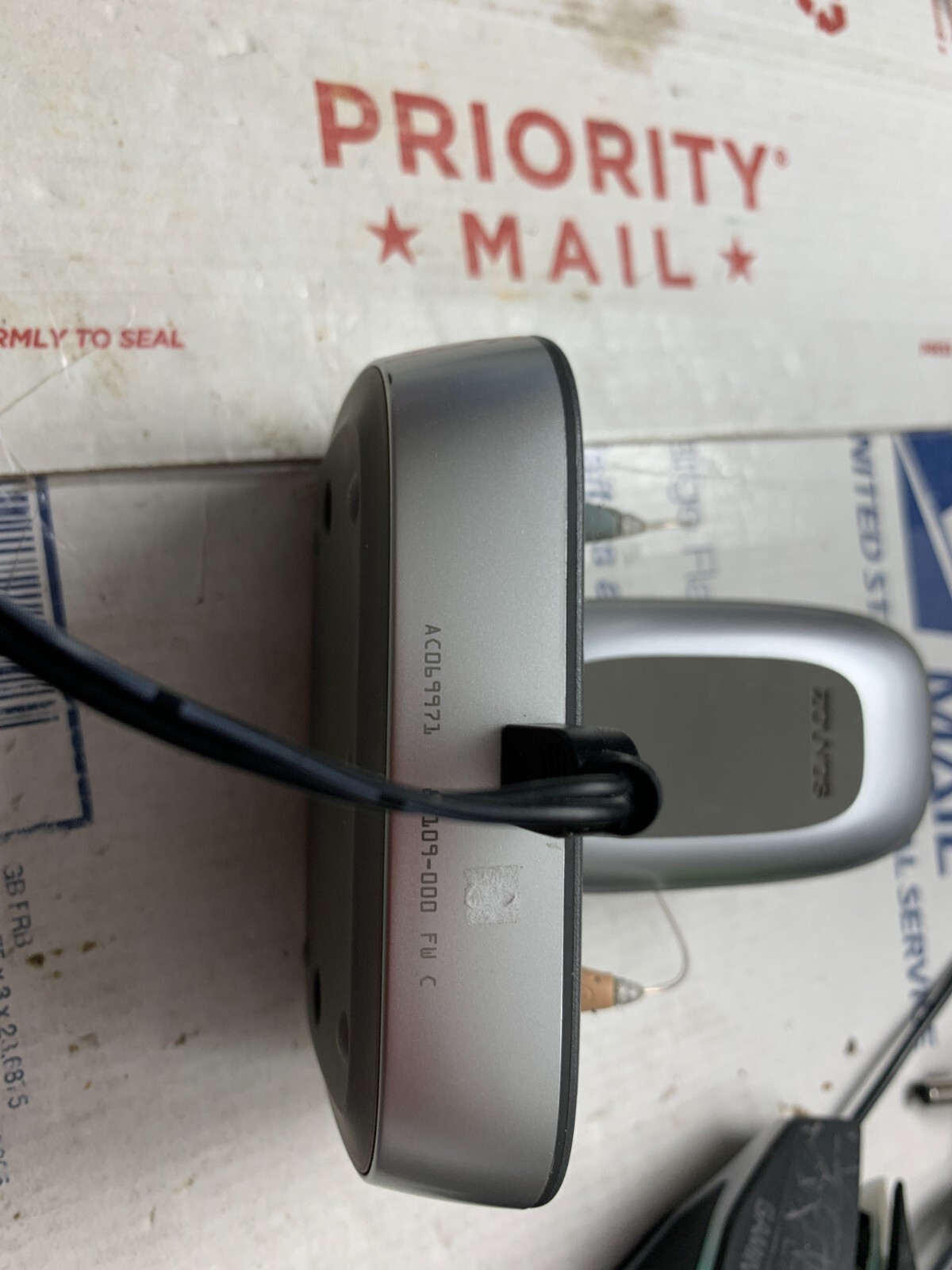 Zounds Z1 Hearing Aids, Remote, and Charger (only one hearing aid is