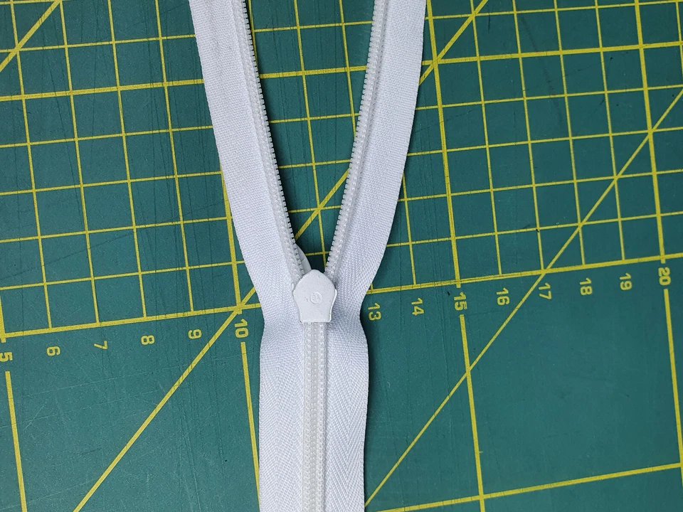 White Invisible Zip 19cm opening, number 5, for dress skirts cushions -UK Seller - Image 3 of 4