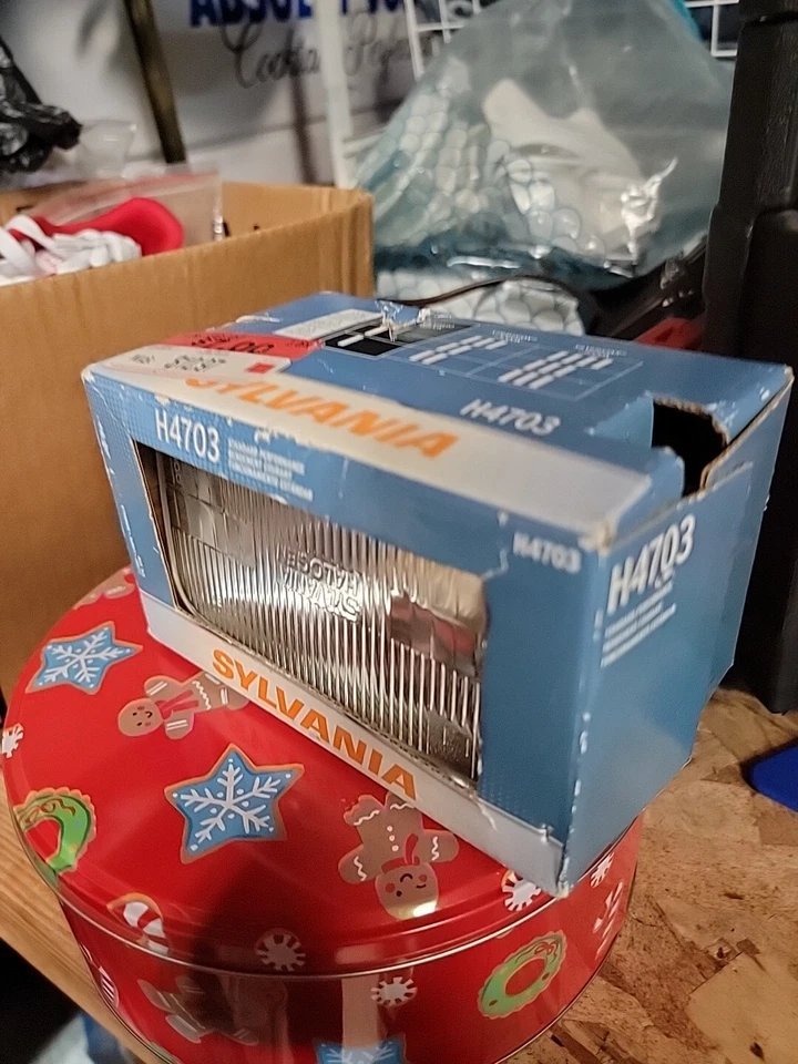 New Sylvania Halogen Basic H4703 Headlight Bulb OEM H4703.bx Foto 4 de 4