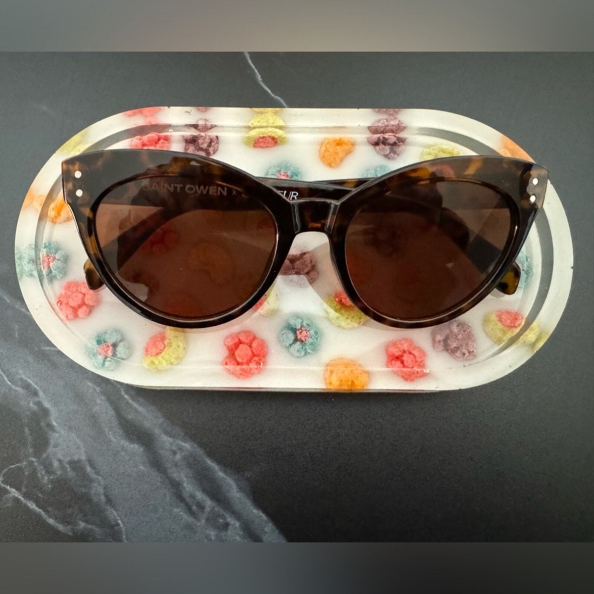 NWT! Curator X Saint Owen display picture 1