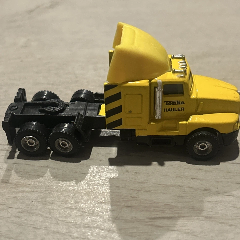 Semirremolque Maisto Tonka Hauler Kenworth T2000 Foto 3 de 4