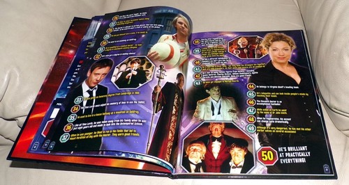 Doctor Who : The Official 50th Anniversary Annual - Picture 6 of 9