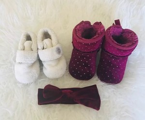infant uggs size 4