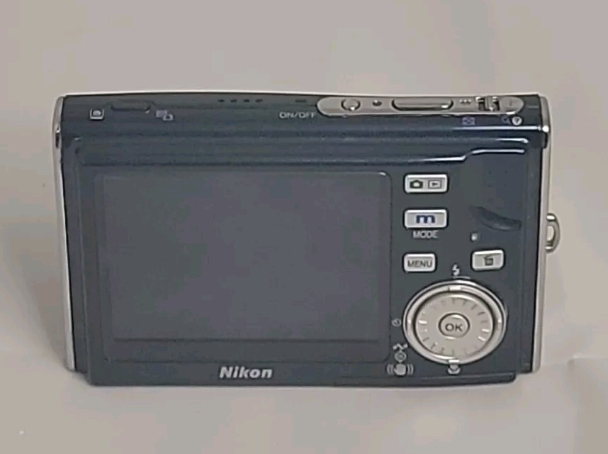 COOLPIX Nikon Digital Camera Compact S8 5.8 17.4mm 1.28-5.0 VR