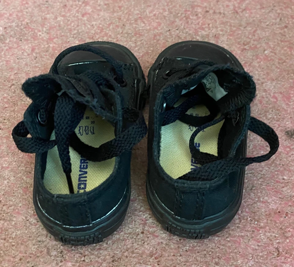 Sapatos infantis Converse All Star preto tamanho 3. - Imagem 4 de 4