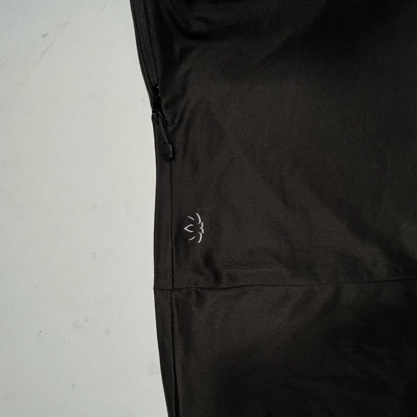 beyond-yoga infinity scarf zip pocket 