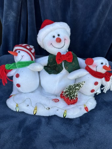HALLMARK CHRISTMAS SINGING SNOWMEN MERRY CHRISTMAS ANIMATED WORKS 11 INCHES TALL