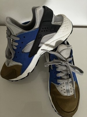 NIKE WOMENS AIR HUARACHE PREMIUM SZ 7
