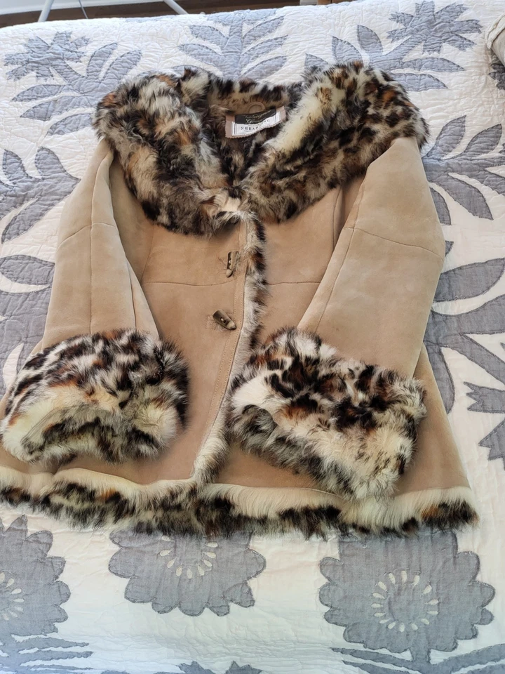 Abrigo de piel de oveja genuino estampado de leopardo talla 12-14, piel de oveja toscana, moda Aspen Foto 3 de 4