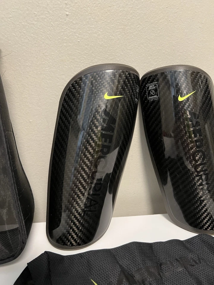 Nike Mercurial Blade Carbon Fiber Shin Guards Size: L - Image 2 of 4