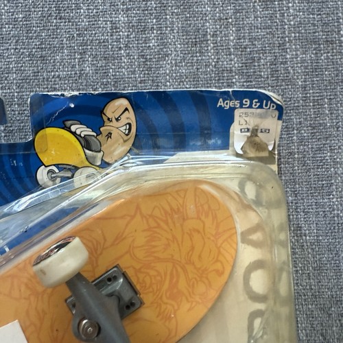 Vtg 2001 Tech Deck 27cm Handboard Dynasty Skateboard Series 21230 New CIB READ - Picture 3 of 10