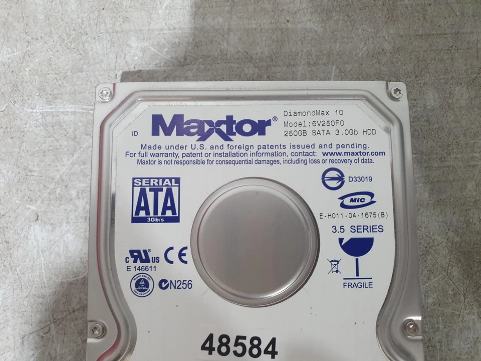Maxtor 6V250F0 Hard Disk Drive DiamondMax 10 250GB SATA 3.5'' For Desktop, PC - Image 2 of 4