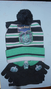 Bioworld Harry Potter SLITHERIN cap gloves scarf set