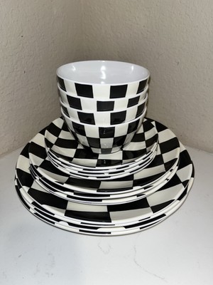 16-PIECE BLACK CHECKERED DESIGN MELAMINE PLATES BOW SET (NWT) | eBay