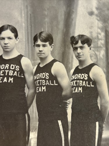 SWORD'S BASKETBALL TEAM 1903-1904 Antique GROUP PORTRAIT PHOTOGRAPH - Afbeelding 4 van 9