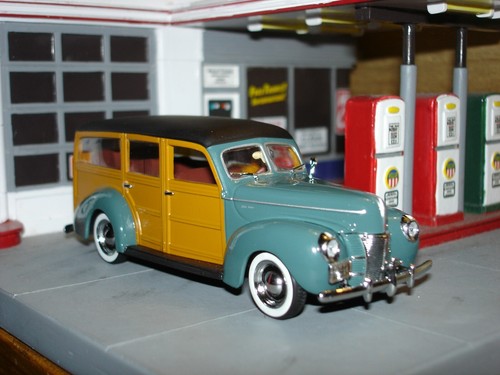 Minichamps 1940 Ford De Luxe, 1:43 NIB Ford 100 Year Heart & Soul Collection - Picture 7 of 9
