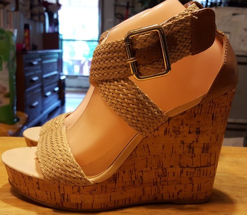 tan wedges size 9