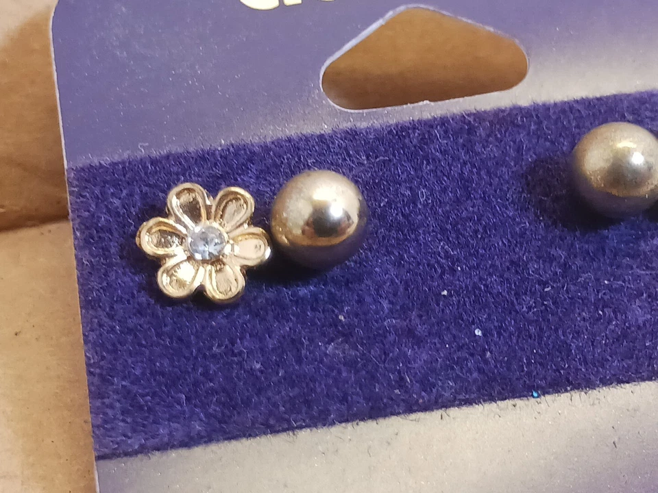 Pendientes Esfera y Flor Cristales Chapados en Oro 18kt Foto 4 de 4