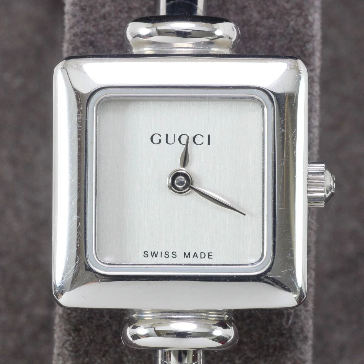 Montre femme GUCCI 1900L carrée quartz noir argent JP