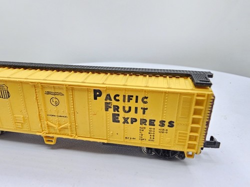 Bachmann N Scale 5462 51’ Mechanical Steel Reefer Pacific Fruit Express PFE - Picture 6 of 10