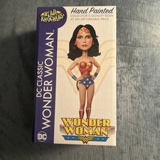 2017 NECA DC Classic Wonder Woman Head Knocke...