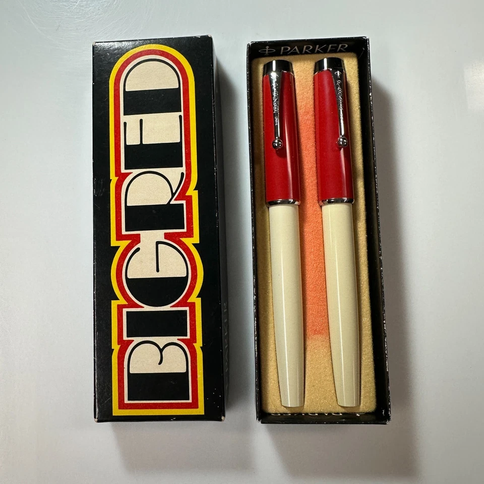 Juego de bolígrafo vintage Parker Big rojo y blanco punta suave • Clip cromado de caja Foto 2 de 4
