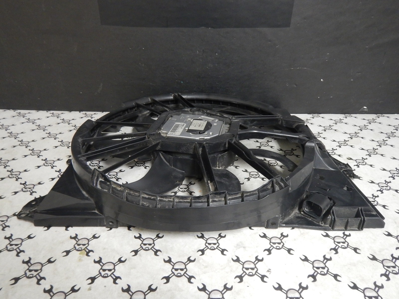 2011 2012 2013 2014 2015 BMW Z4 RADIATOR COOLING FAN OEM 17427545