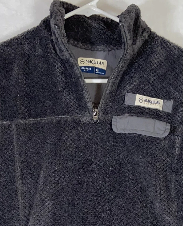 Pullover Magellan para mujer talla XS calce clásico gris oscuro 1/4 cremallera imitación piel polar Foto 2 de 4