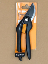 FISKARS P26 SINGLE STEP BYPASS SECATEURS