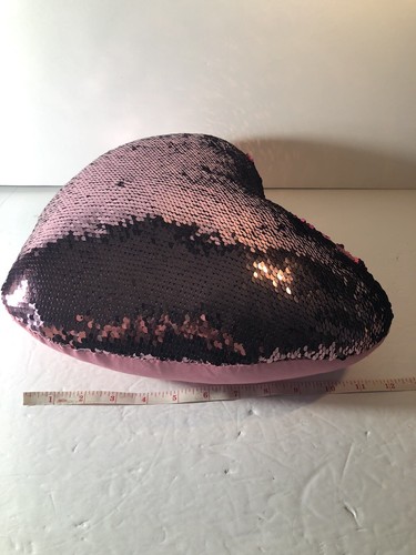 Almohada en forma de corazón lentejuelas inversas rosa púrpura 12 x 12 tiro - Imagen 7 de 7