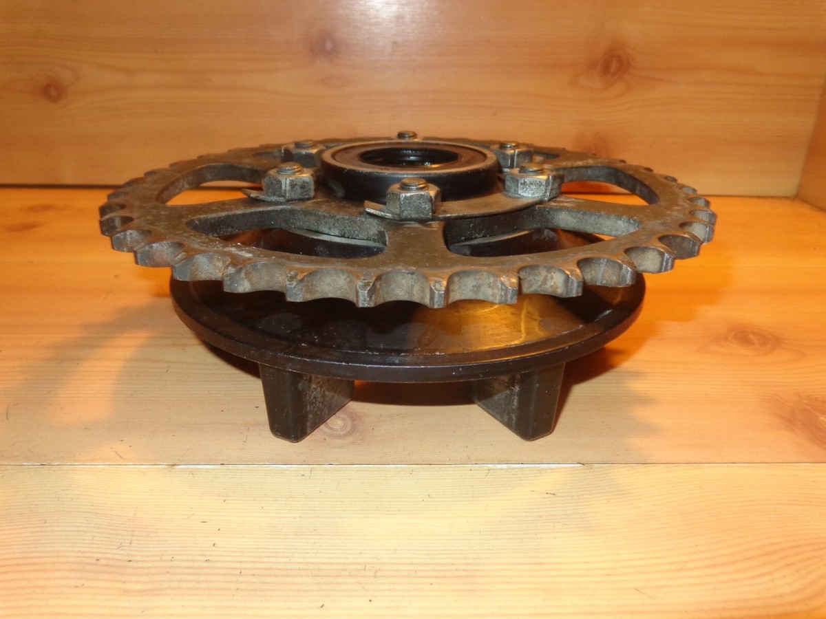 1983-1985 Kawasaki ZX750 ZX 750 GPz Rear Wheel Hub Sprocket