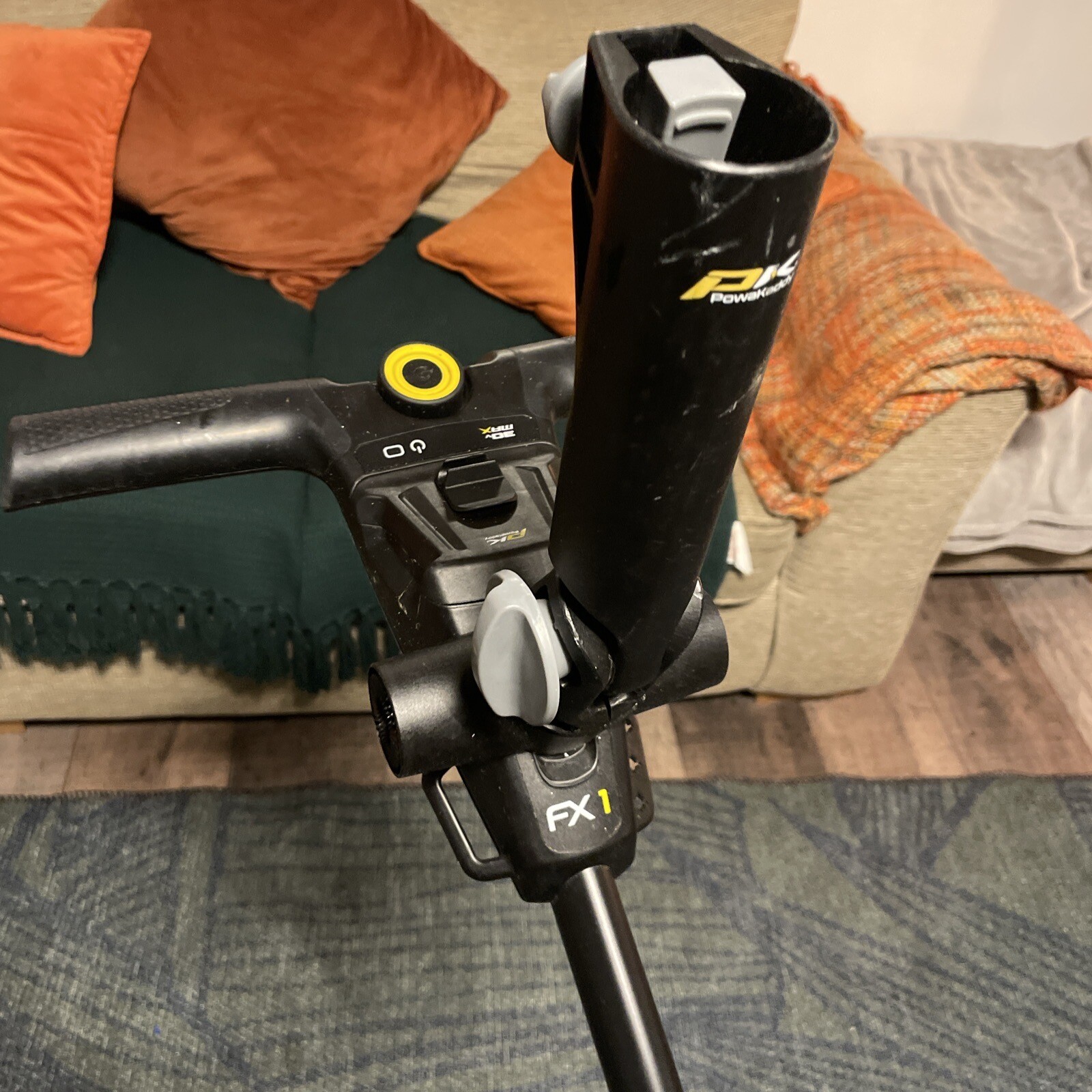 POWAKADDY 2023 FX1 18 HOLE LITHIUM ELECTRIC GOLF TROLLEY + UMBRELLA