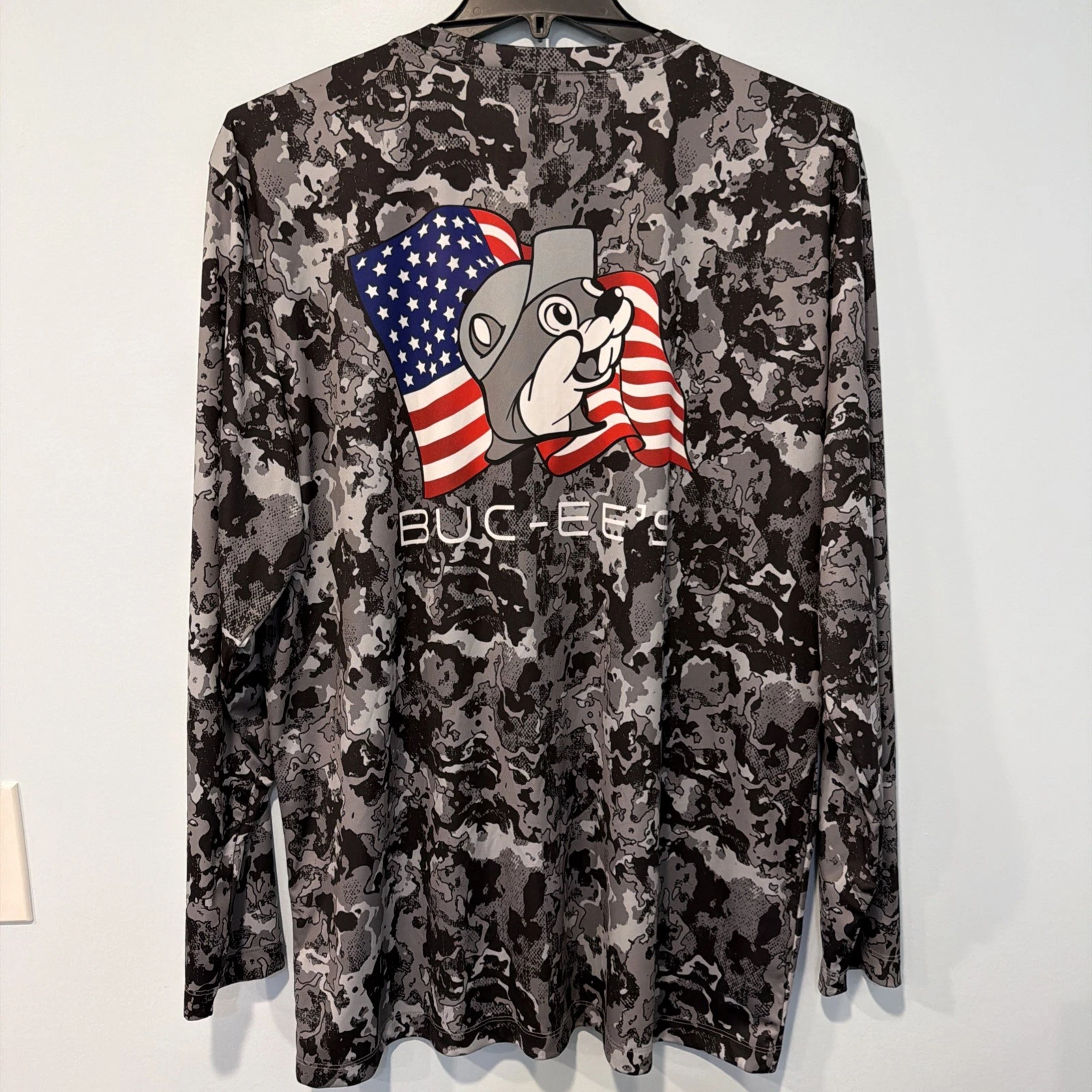 Buc-ees Beaver American Flag Camo Performance Fishing Shirt Men's Size 2XL