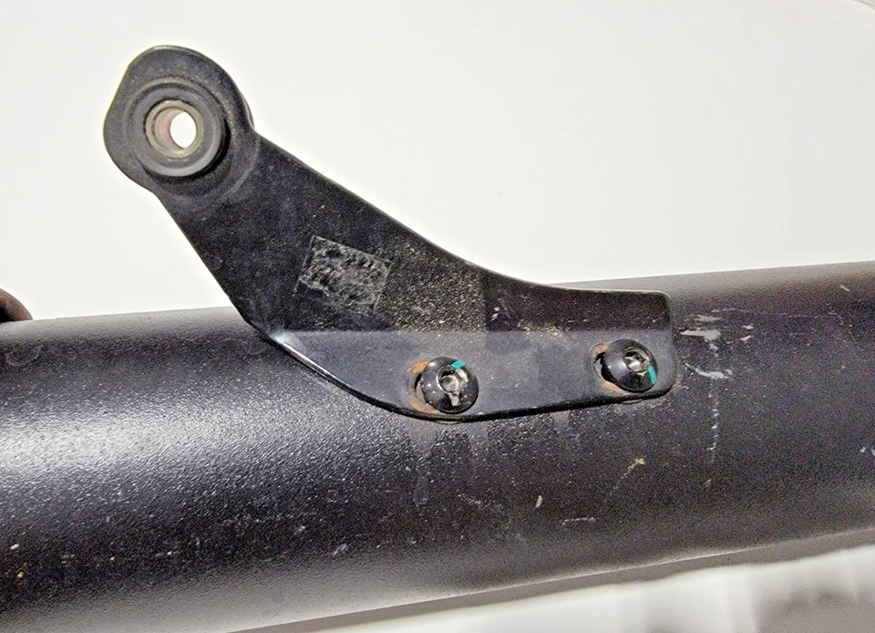 Правосторонний глушитель выхлопной системы 2006-2014 Triumph Bonneville T100 2202653 - Изображение 4 из 4