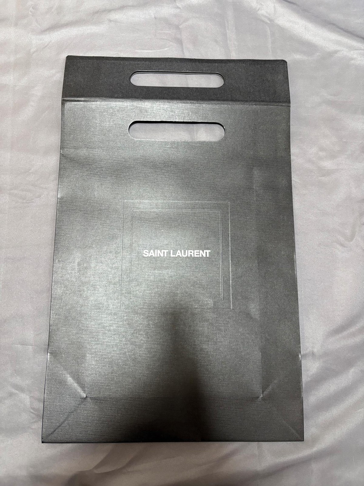 Sacchetto regalo carta Saint Laurent nero 16 1 2" x 12 1 4" rd