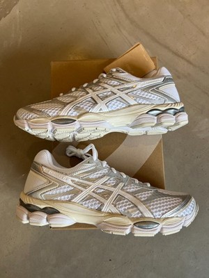 Size US 9 - ASICS Gel-Cumulus 16 White NEW AUTHENTIC UNDER RETAIL