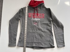 WISCONSIN BADGERS grey long sleeve Hoodie women Colosseum Medium Embroidered